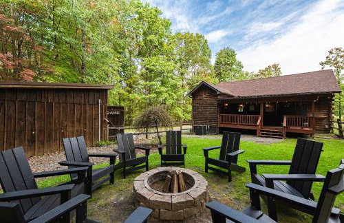 Log Cabin with Hot Tub, Game Room-10 min to NRG - Foto 31