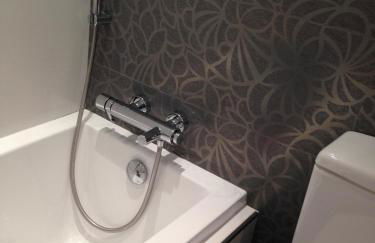 The White Lilies - Photo 17