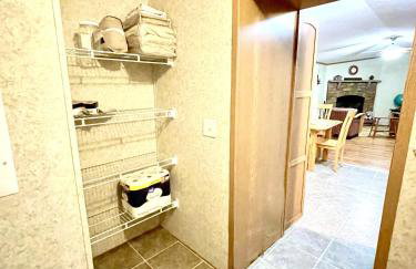 All Season Fun and Cozy Home in Island Falls, ME - Foto 11