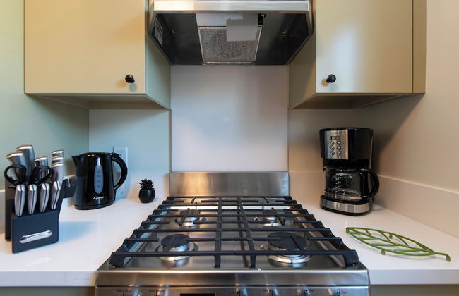 Stunning Studio Near DTLA - Photo 14