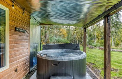 Iron Mountain - Spacious Secluded Lodge with Hot Tub & Game Room - Photo 68