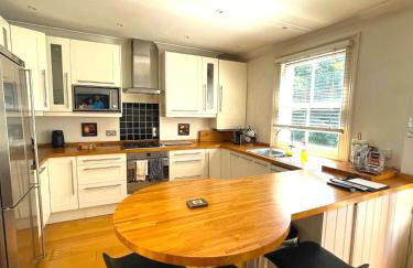 Sunny 2 bedroom, 2 bathroom Apartment with Rooftop in Central London - Photo 12