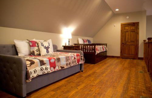 Secluded Cabin - Games, Fire Pit, Hot Tub, Pet OK - Foto 39