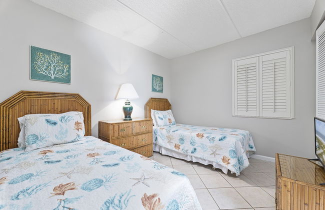 Ocean & Racquet by Distinctive Beach Rentals - Photo 6