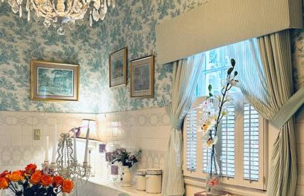 4BR 3 BA HUGE, Balcony, Cemetery, Streetcar sleeps 8! - Photo 12