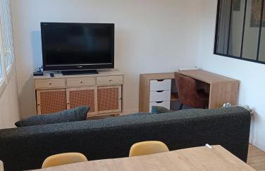 Mistral gagnant ! T1 calme avec vue, parking, télétravail, Wi-Fi, proche CV et gare - Foto 2