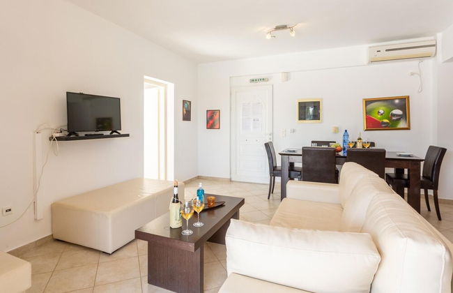 Villa Cherry Large Private Pool Walk to Beach Sea Views A C Wifi Car Not Required - 2180 - Foto 49