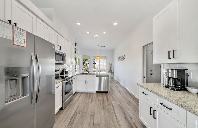 Lakefront Oasis - Foto 16