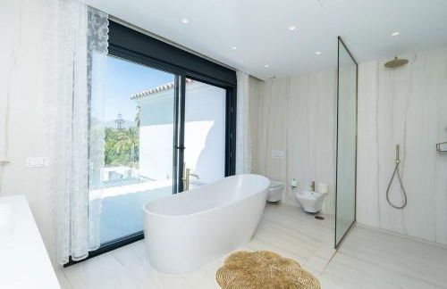 Stunning 6-Bedroom Villa in Guadalmina Baja - Foto 31