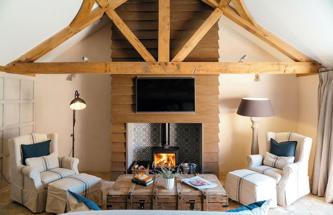 Retreat East - Photo 1