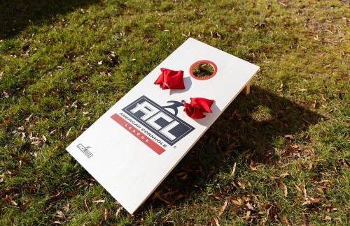 Bancroft Bungalow - Hot Tub, Fire Pit - Near Uptown - Foto 4