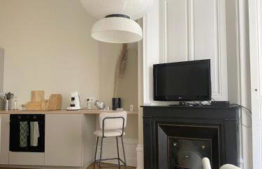 Appartement hausmannien au coeur du 7e - Photo 5