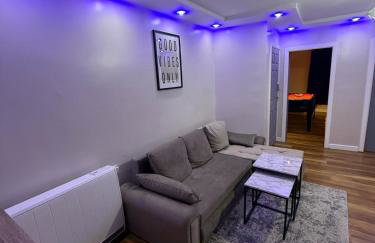 Luxury Modern Apartment, Sleeps 4 and Games Room - Photo 10