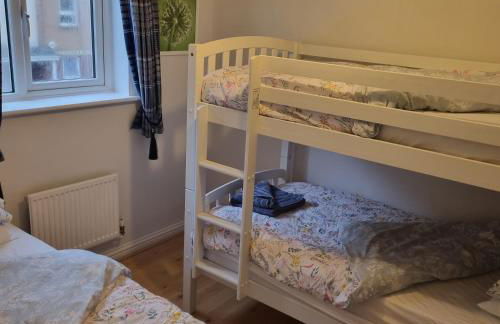 Driftmark Beachfront location Aberavon Beach Sea Views Large Driveway parking private site fibre optic wi fi - Photo 14