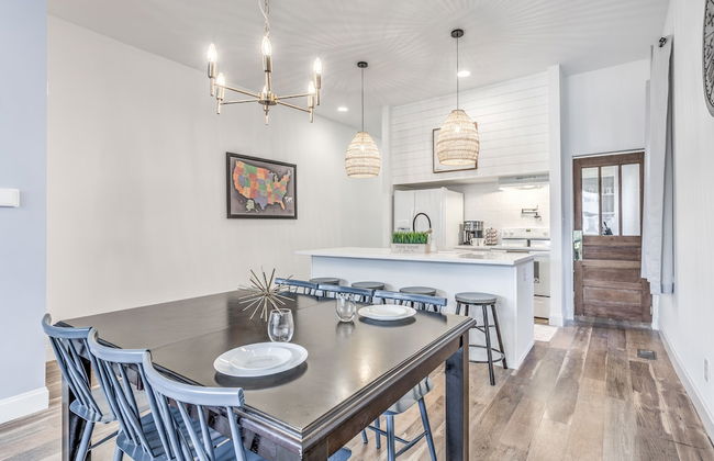 Delightfully Redesigned Home - JZ Vacation Rentals - Photo 25