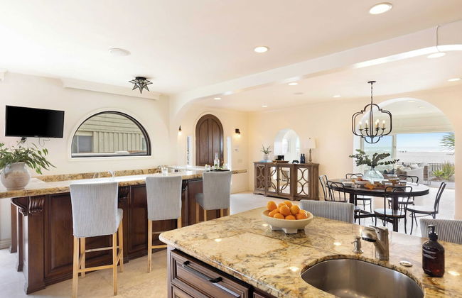 Shoreline by Avantstay Spectacular Beachfront Home w/ Fire Pit, Spa & Pool Table - Foto 18