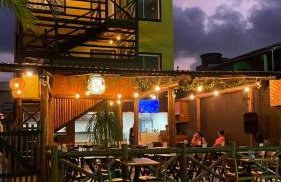14 BIS HOSPEDAGEM em AREMBEPE, "APARTAMENTO INTEIRO com LOCALIZAÇÃO PERFEITA" Tenha a Praia, Praça, Bares, Restaurantes e todas as comodidades locais ao seu lado" - Foto 1