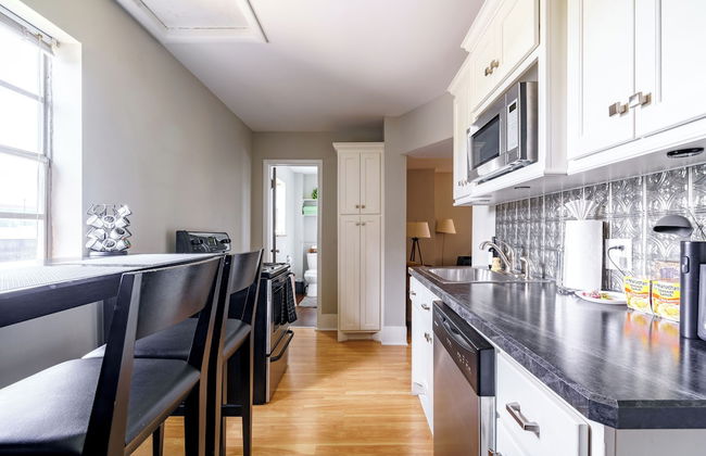 Jungle House Columbus Short North Downtown Free Parking - Steps to Convention Center & Nationwide Arena - 1BR Luxury Home - Sleeps 6 - Over 5,800 Five Star Stays - Foto 113