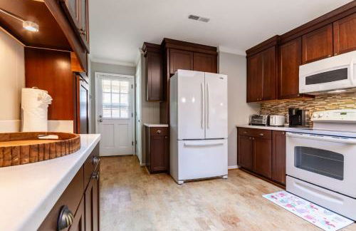 Southern Charm 2BR Greensboro Nest - Foto 9