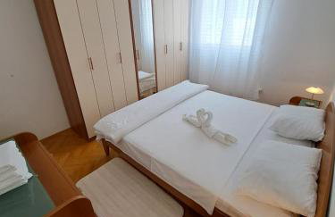 Apartment Holiday in Split, near the old town, three rooms, balcony, garage - Photo 25