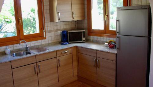 Peaceful Villa with Private Pool - Photo 4