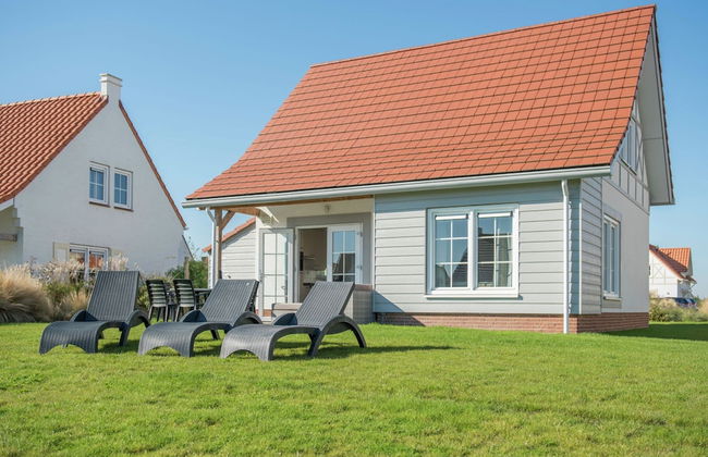 Detached Villa With Three Bathrooms Near the Sea - Photo 19