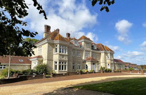 6 Shanklin Manor - family friendly apartment in Shanklin Old Village - Photo 37