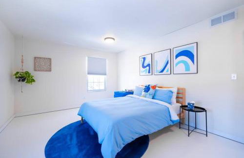 [L] House of Blues minutes KU/Mass & Shopping - Photo 18