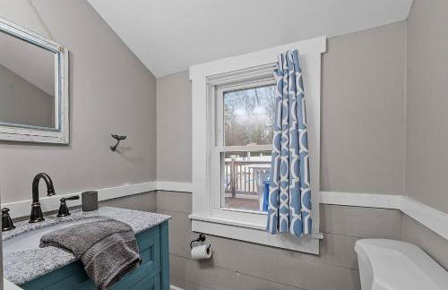 Kennebunk/Kennebunkport Beach House w/Pool! - Photo 38