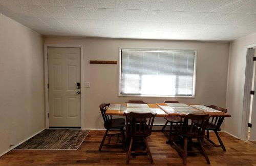 Amazing Cottage with Fire Pit and Fishing in Wellston, Michigan - Foto 16