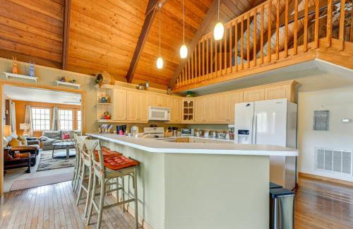 Mtn-View Home with Deck, Fire Pit and BBQ in Almond - Foto 4