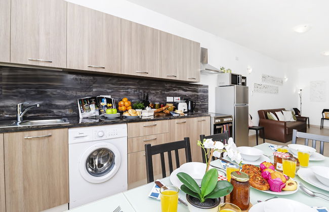 Summer Breeze Superior Apartment with Terrace by Getaways Malta - Foto 6