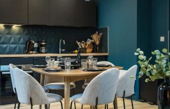 Legendary ski & cycling 4 to 6 guest getaway - Photo 1