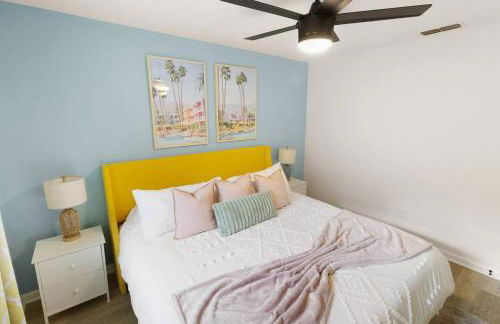 Stylish Condo min from UF & Shands Pets Welcome! - Photo 11