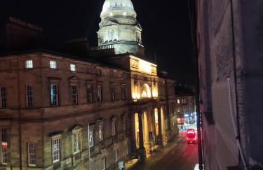 Edinburgh Old Town - Photo 3
