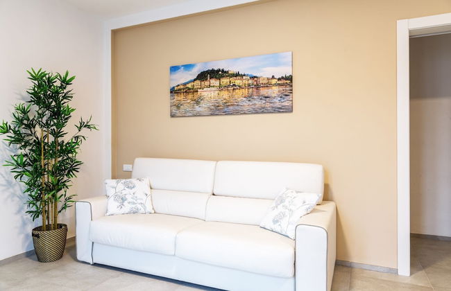 2-bed Apt With Stunning Lake Como Views & Terrace - Foto 12