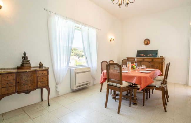 4 bedroom House in Ceyreste with private pool and garden - Photo 12