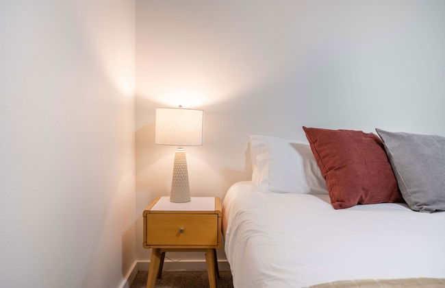 Luxury Historic Loft with Gym - Photo 30