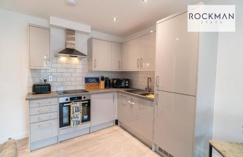 Royal Oak Apartments 1 - Free Van Parking - 2 Bedroom Apartment - 2 bathrooms - Sleeps 6 - Perfect for Contractors - Fast Wi-fi - Foto 13