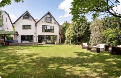 Luxury 5 Bed All En-Suite Cinema Room - Foto 27