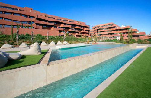 Luxury UCAM Studio, Desk and High Speed WiFi - Foto 2