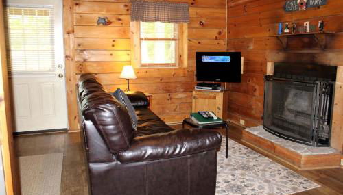 Romantic Cabin Rental in the Forest near Beckley, West Virginia - Photo 2