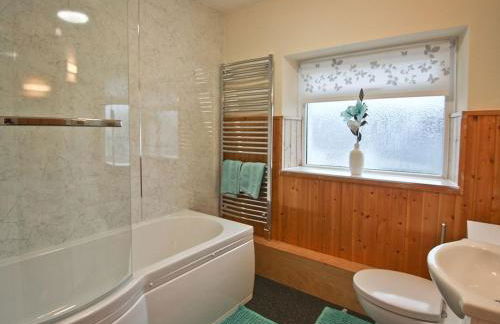 Cob Cottage - Photo 14