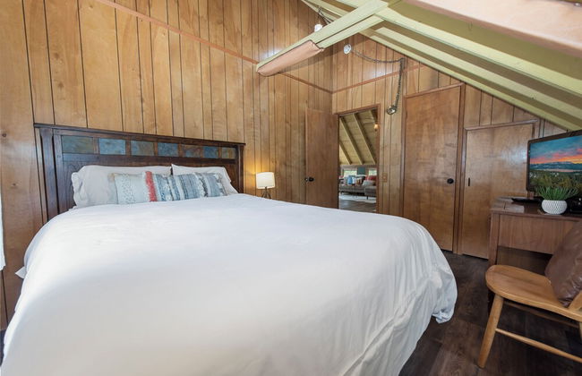 Rest N Relax Inn - Beautiful chalet-style cabin features dramatic forest and slope views! - Foto 17
