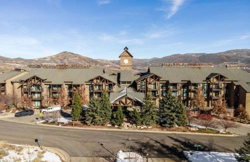 Top Floor Deer Valley Gondola Lakefront Condo- Great views - Photo 31