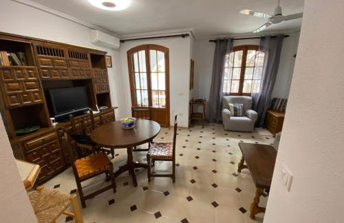 Orihuela Costa 2-bedroom 1-bath renovated vacation rental on La Zenia Beach - Foto 13