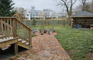 The Lyellton House: Water View, Steps from Beach - Foto 69