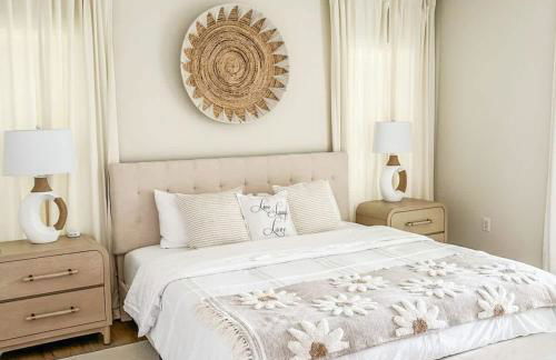 Spacious Private 2BR-2BA I Pool I Garage I Central - Foto 3