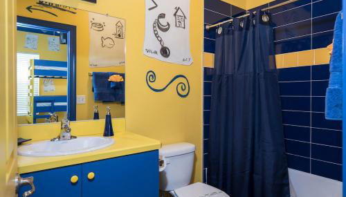 Lakefront Mansion on 10 Acres - Sleeps 15-45 - Foto 4