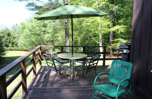 Charming Cabin Rental with Private Beach Access on Lake George in New York - Foto 9